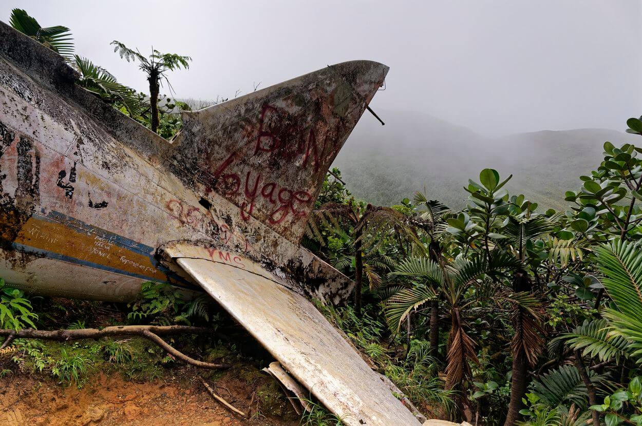 avión siniestrado DC-3 en Guadalupe avión DC-3 en la niebla
