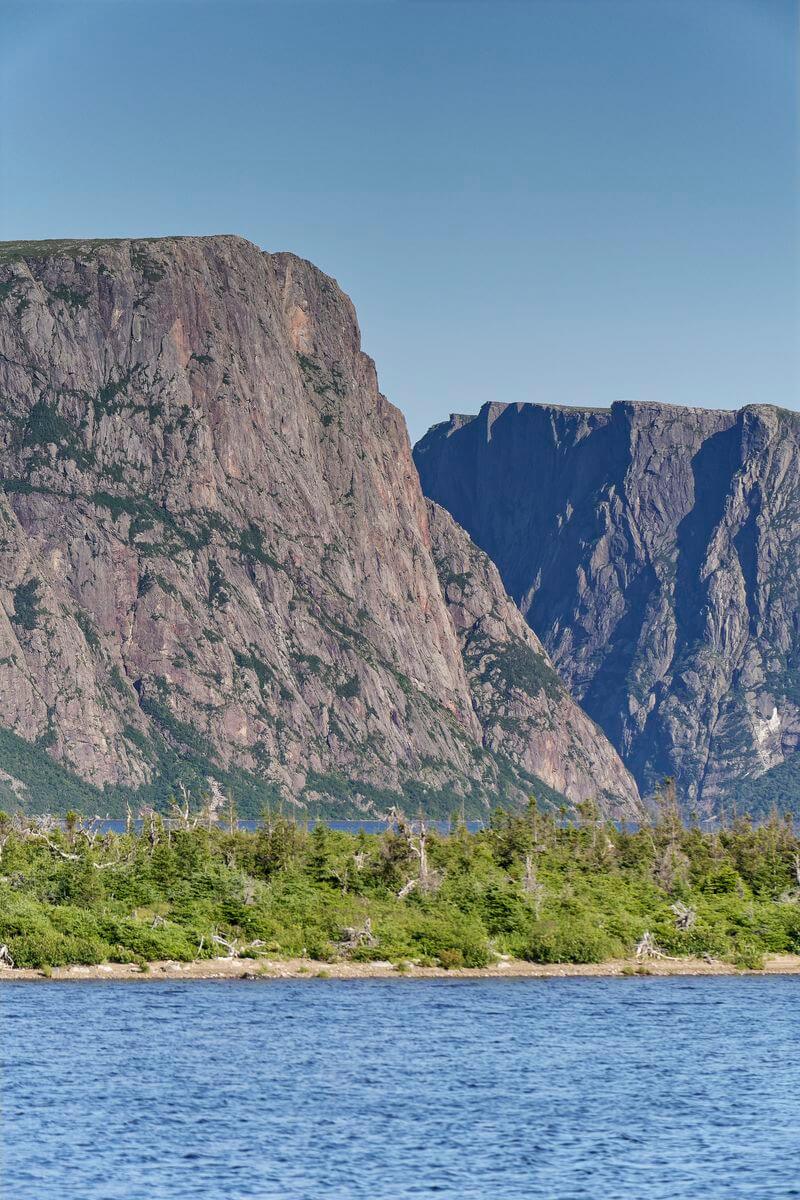 acantilados desde el barco gros morne acantilados desde el barco gros morne