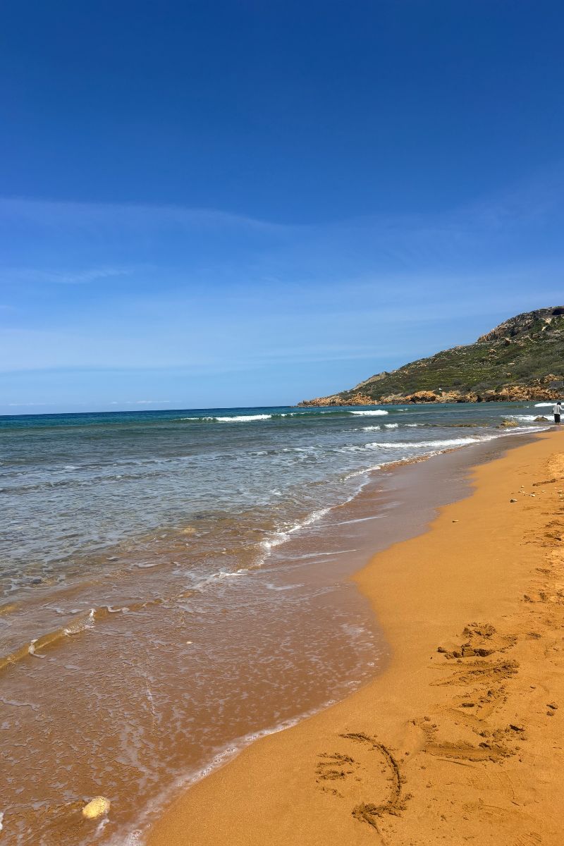 playa grande de Gozo, bahía de Ramla la playa más grande de Gozo