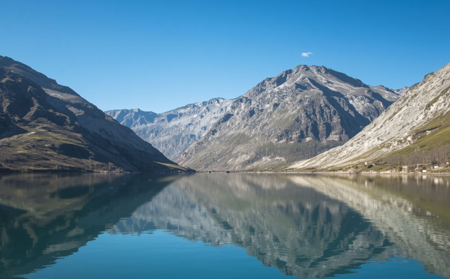 lago en Andorra