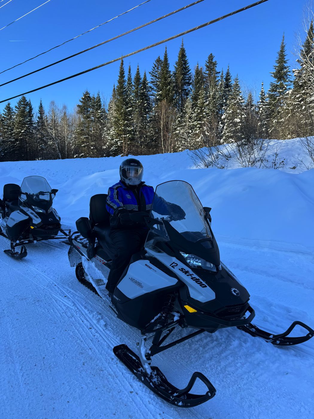 moto de nieve en los Laurentinos, Quebec experiencia de conducir una moto de nieve en Quebec