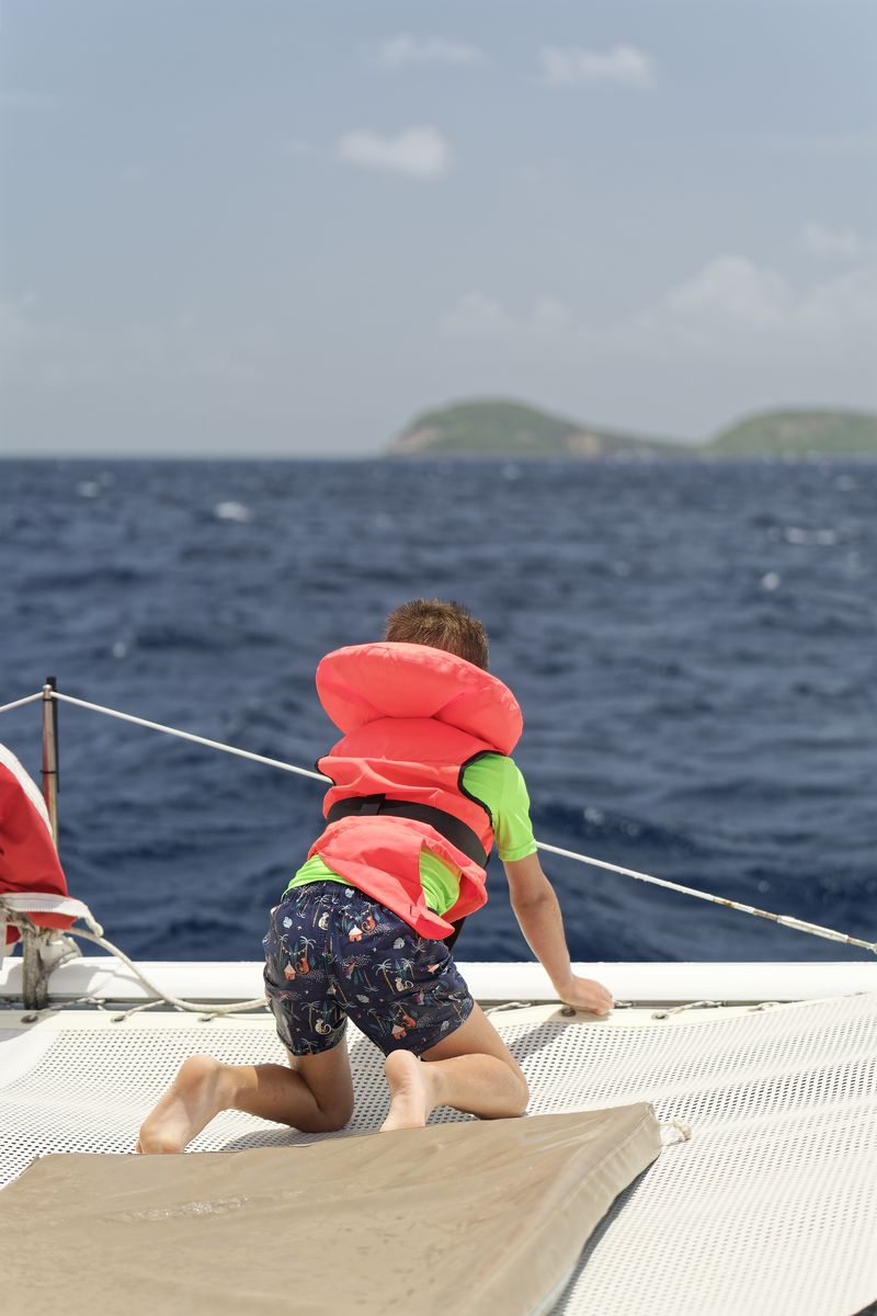 Louis navegando en velero en Terre-de-Bas viaje en velero en Terre-de-Bas, Les Saintes