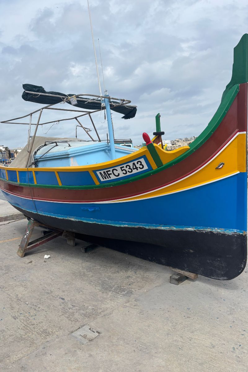 luzzu en Malta barco de pesca Marsaxlokk Malta