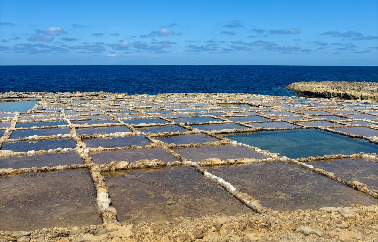 salinas de Gozo, Malta quad en las salinas de Gozo