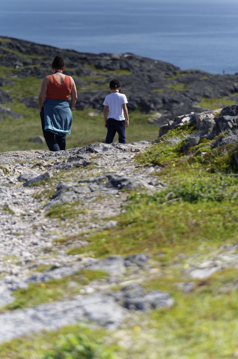 Mélanie y Louis en Fogo paseo en familia en Fogo