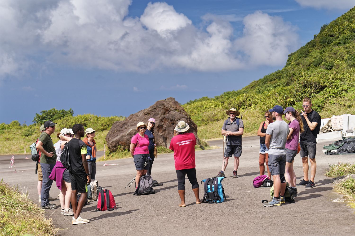 nuestro grupo con el guía guía y Soufrière