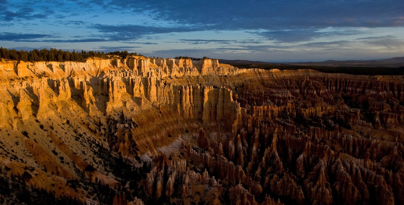 paisajes del Parque Nacional Bryce Canyon atardecer en Bryce Canyon