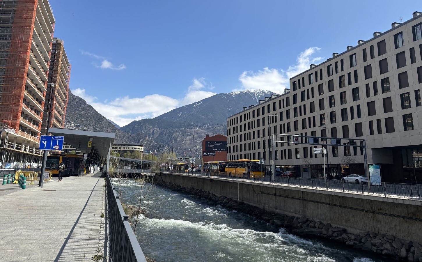 río Valira pasear por Andorra la Vella