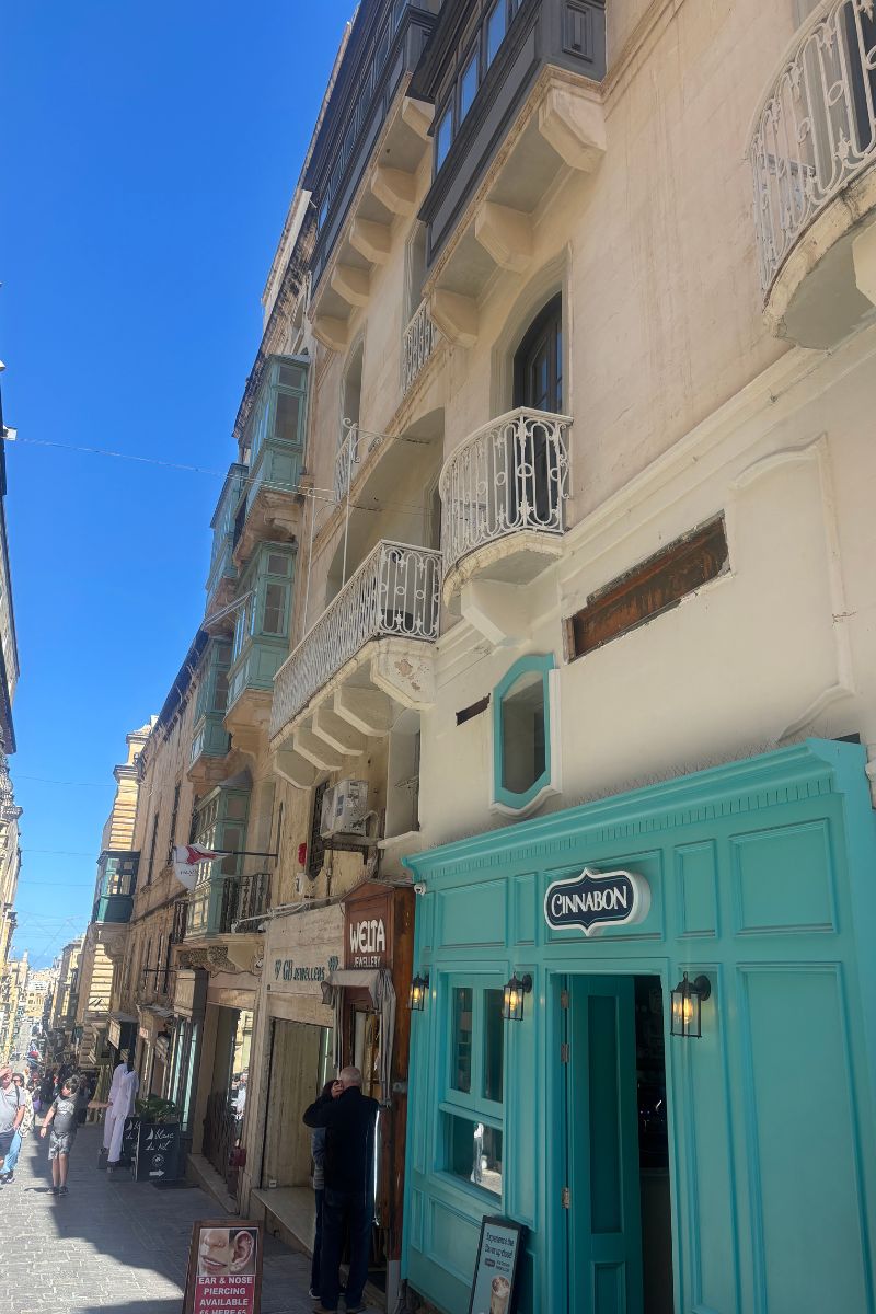 callejones de La Valeta, Malta paseo por las estrechas calles de la capital maltesa