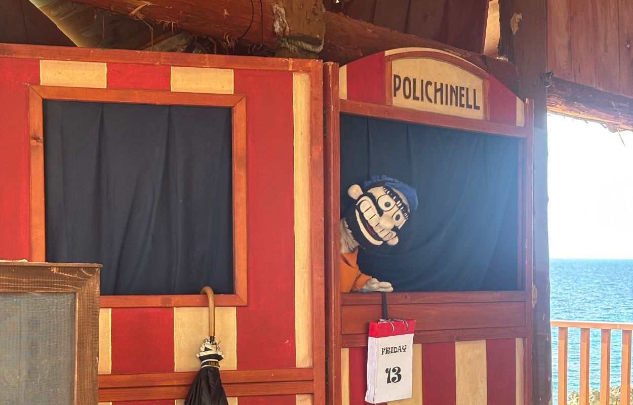 Espectáculo de marionetas en el pueblo de Popeye actividades en el pueblo de Popeye