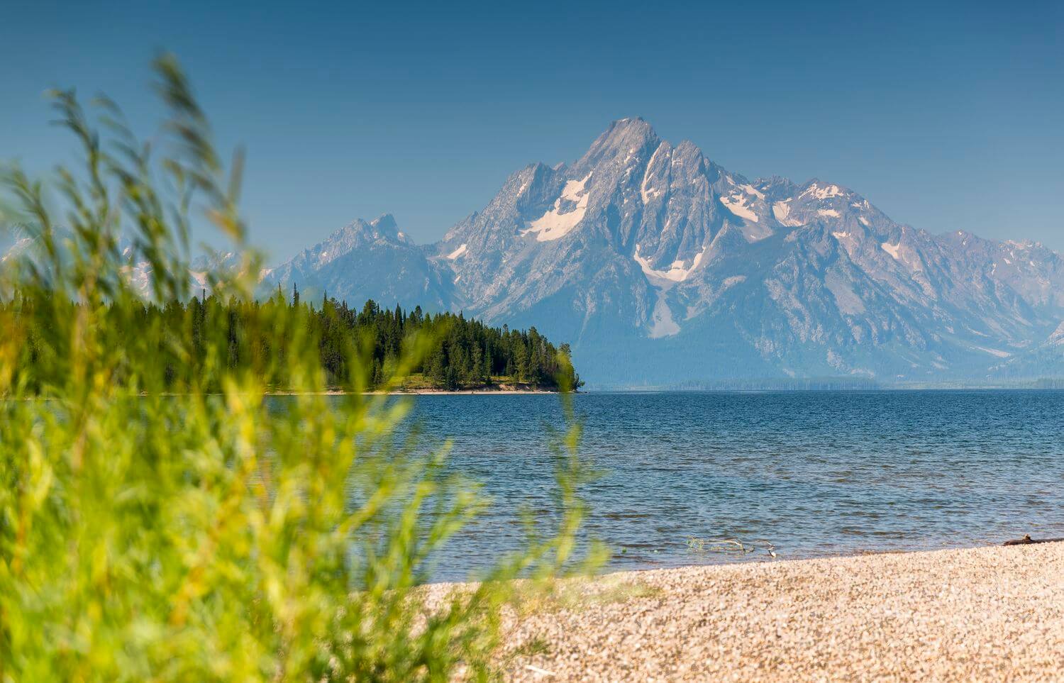 vacaciones en el Parque Nacional Grand Teton vista de un lago en el Parque Nacional Grand Teton