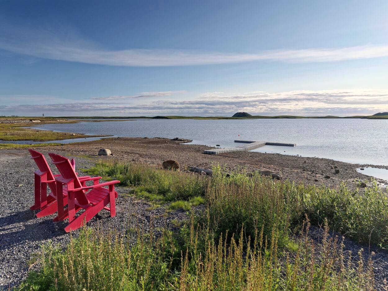 vista frente a los pingos llegada a Tuktoyaktuk, un pequeño pueblo al final de la carretera Dempster