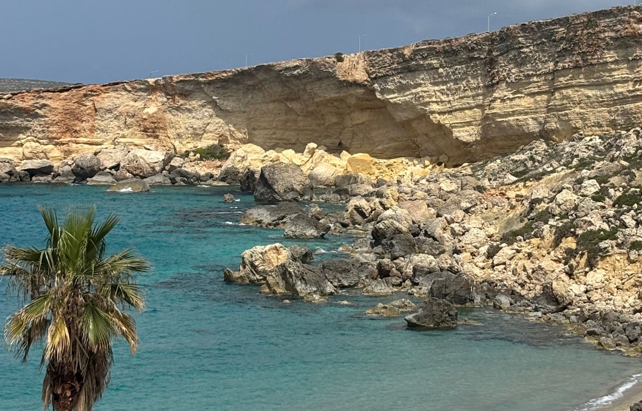 fin de semana largo en Malta playa salvaje en Malta