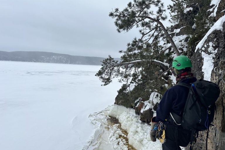 experience via ferata saguenay hiver via ferata hiver