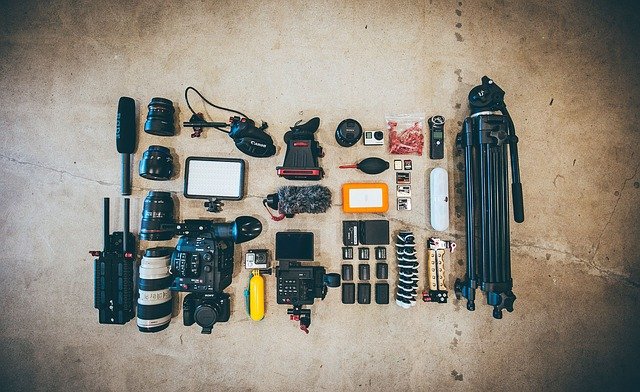 Welche Kamera-Accessoires sollte ich auf eine Safari mitnehmen