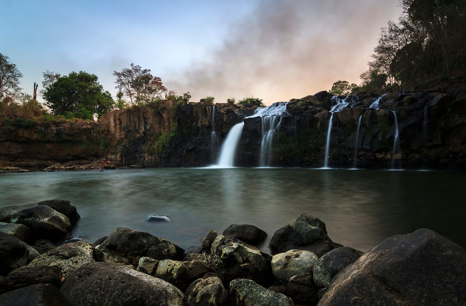 Langzeitbelichtungsfotografie Wasserfall qhoot Langzeitbelichtung an einem Wasserfall