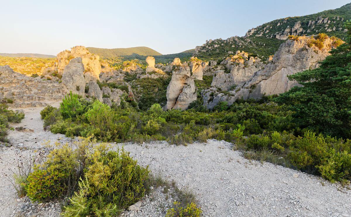Besuch des Cirque de Mourèze Spaziergang im Cirque de Mourèze