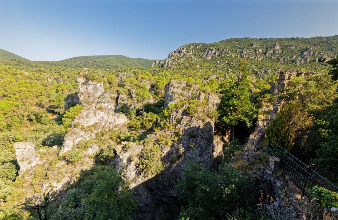 Blick vom Schloss Mourèze Blick auf das Schloss Mourèze