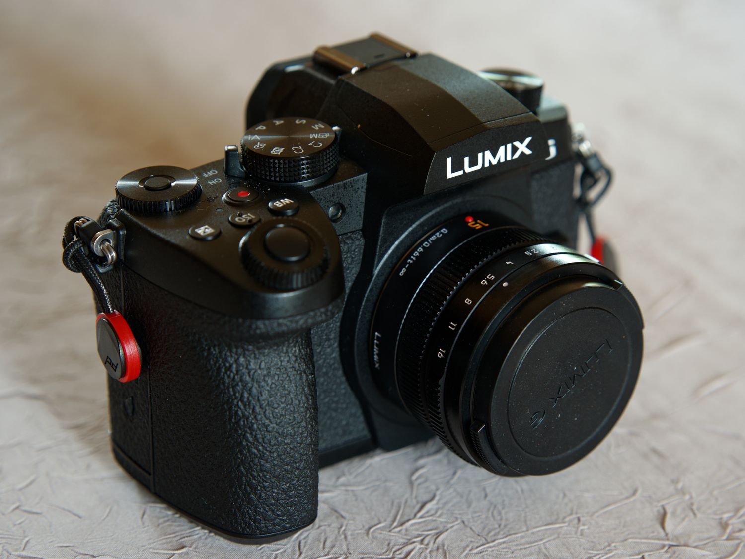 el Panasonic 15mm f/1.7 montado en mi cámara el Panasonic 15mm f/1.7 en Micro Cuatro Tercios