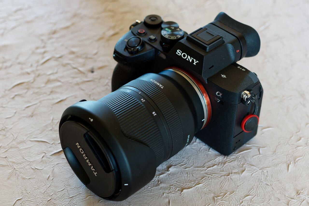 objetivo Tamron 17-28mm para Sony E Objetivo Tamron 17-28 mm f/2.8 Di III RXD en mi cuerpo Sony