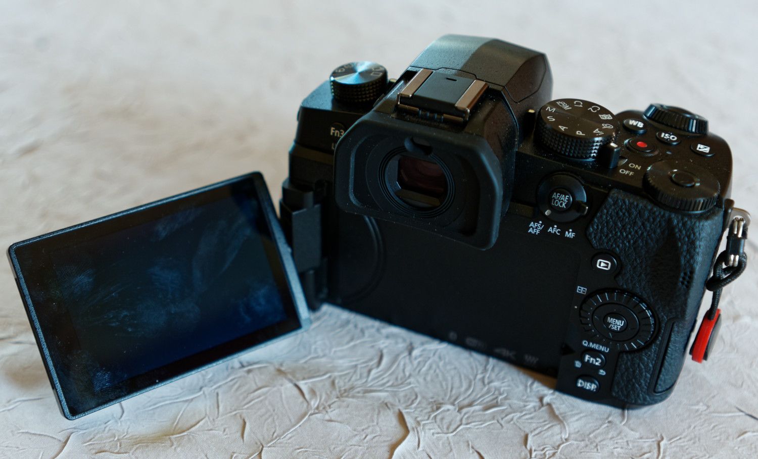 panasonic g90 pantalla desplegada panasonic g90 con pantalla desplegada