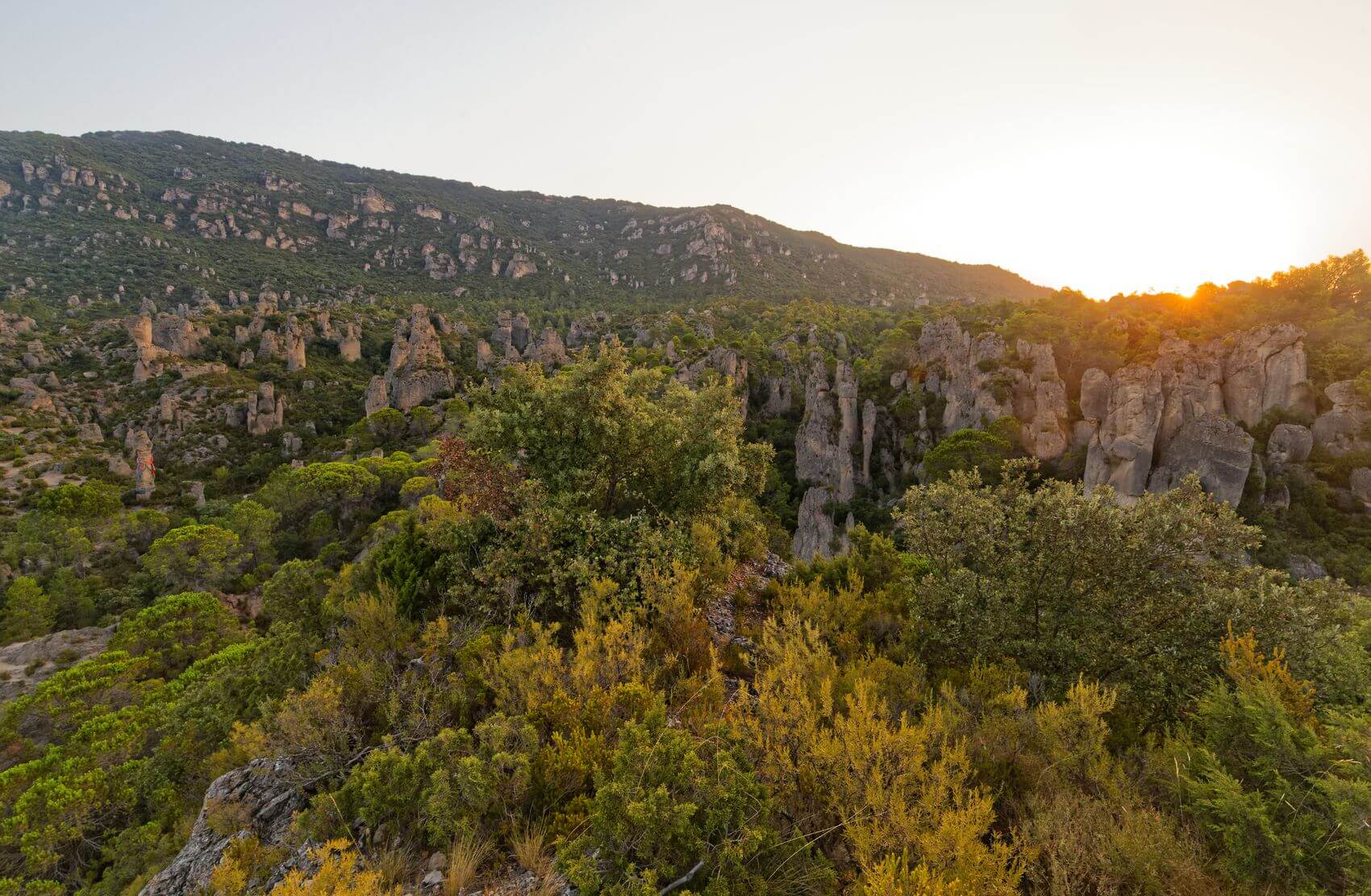 vista del circo de Mourèze amanecer Mourèze